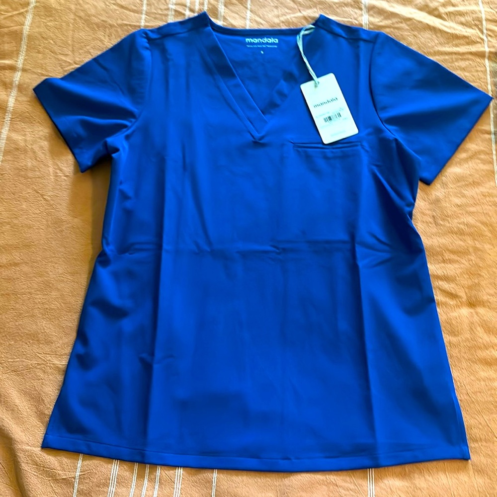 Mandala one pocket scrub top
